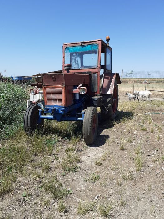 Vind tractor cu utilaje