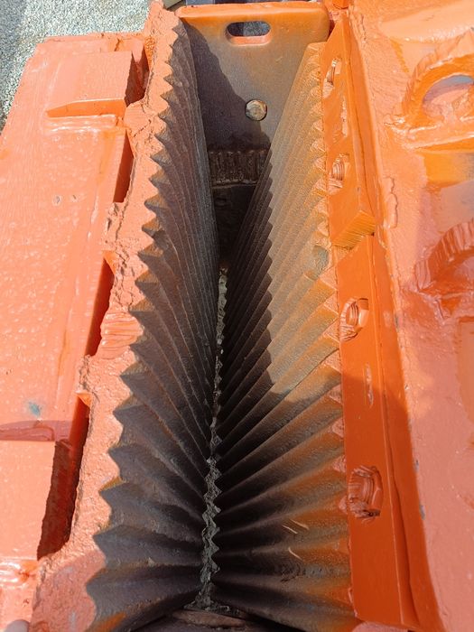 Продаются дробилки СМД 106 и Китай