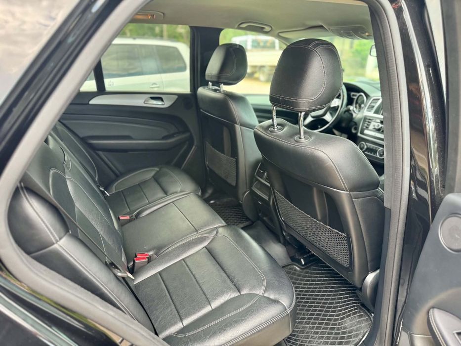 Vând Mercedes ML250