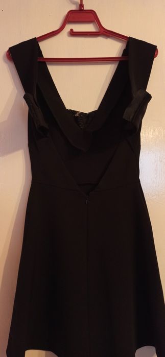 Черна рокля Zara