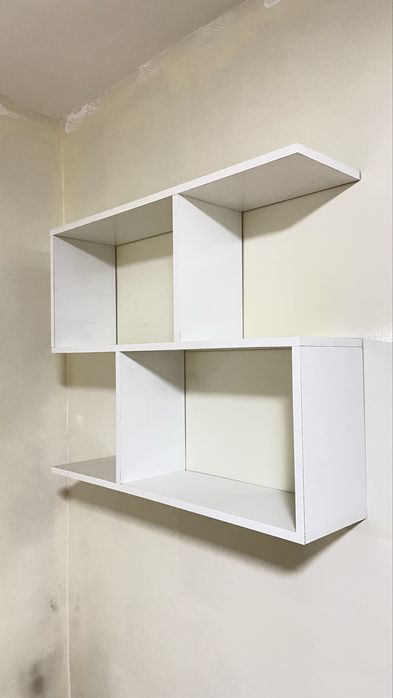 Витрина и полка для книг