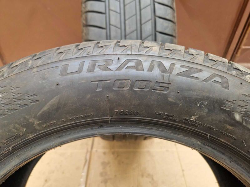 2 anvelope de vara Bridgestone R17 225/55 DOT0523