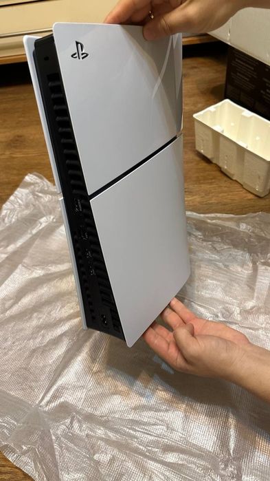 Продаю Playstation 5 slim
