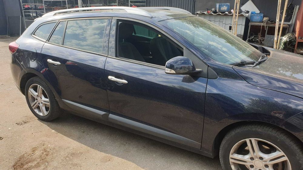 Dezmembrez Renault Megane 3 combi 1.5 DCi an 2011 euro 5