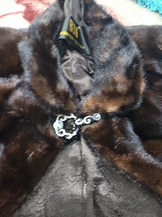 Продам норковую шубку.