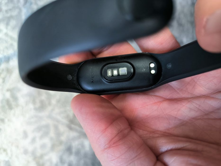 Продам mi band 7