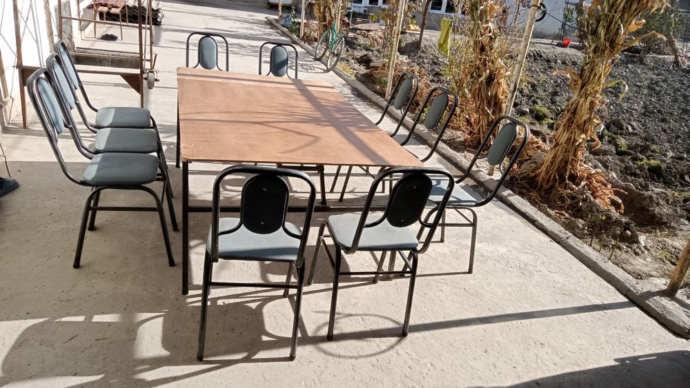 Стол. Стул сотлади