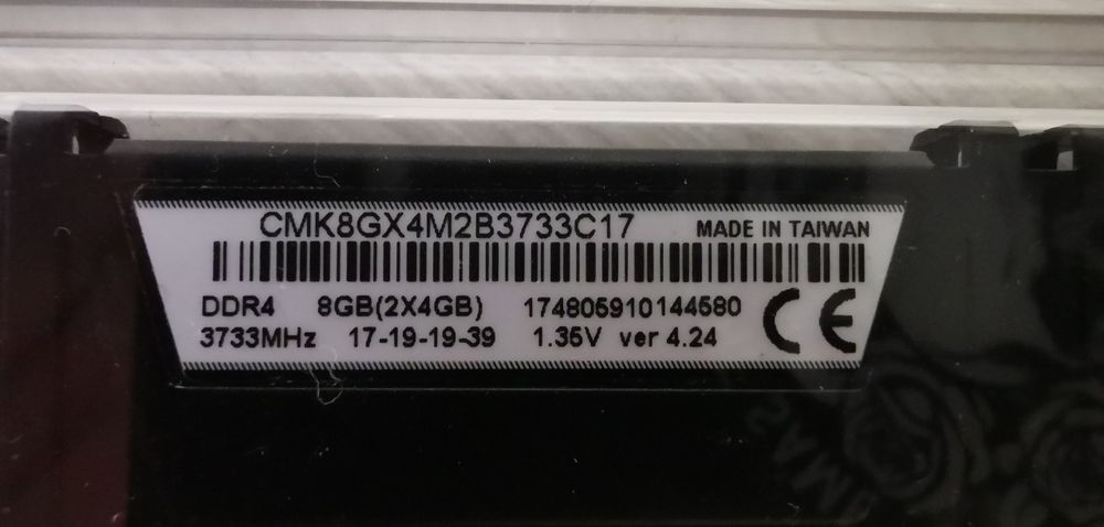 RAM памет DDR4 Corsair Vengeance 2x4GB 3733 MHz 17-19-19-39 latency