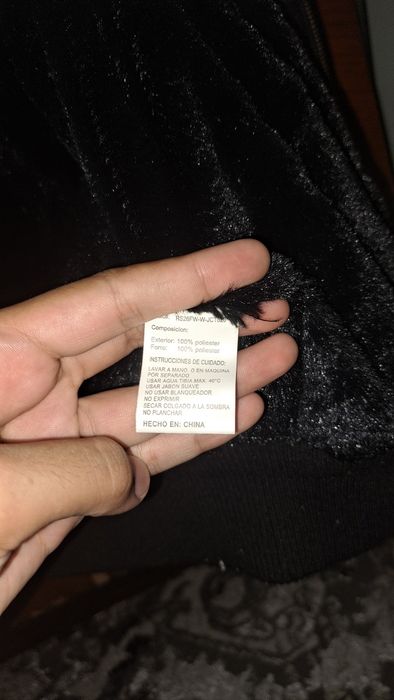 Qizlar kurtkasi ichi mexli holati yaxshi. Ichi mexli qalin.yangide