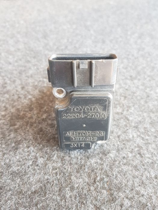 Оригинален дебитомер Toyota 22204 -27010 Hitachi Rav 4 Corolla Avensis