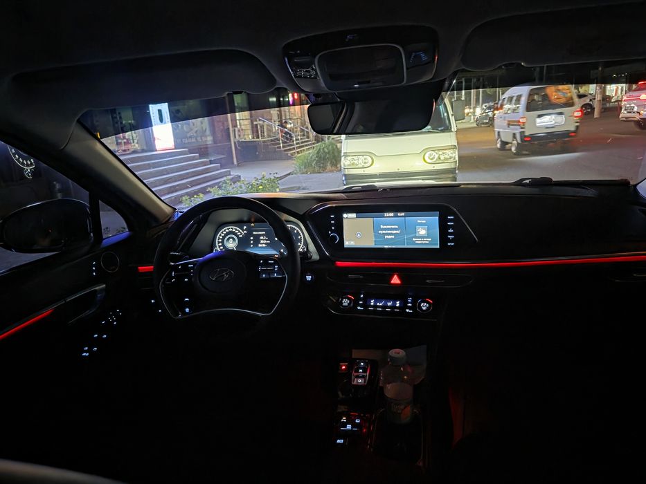Hyundai sonata..