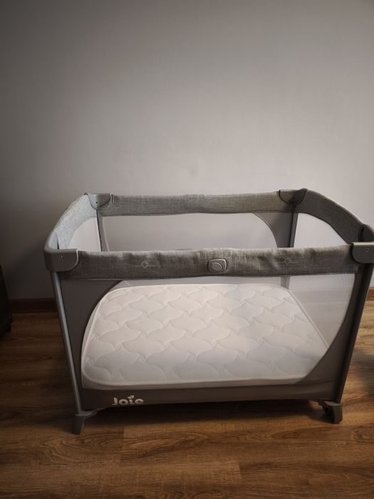 Манеж кроватка Joie с люлькой