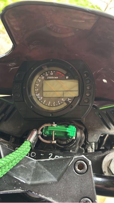 Kawasaki zx10 bord 04-05