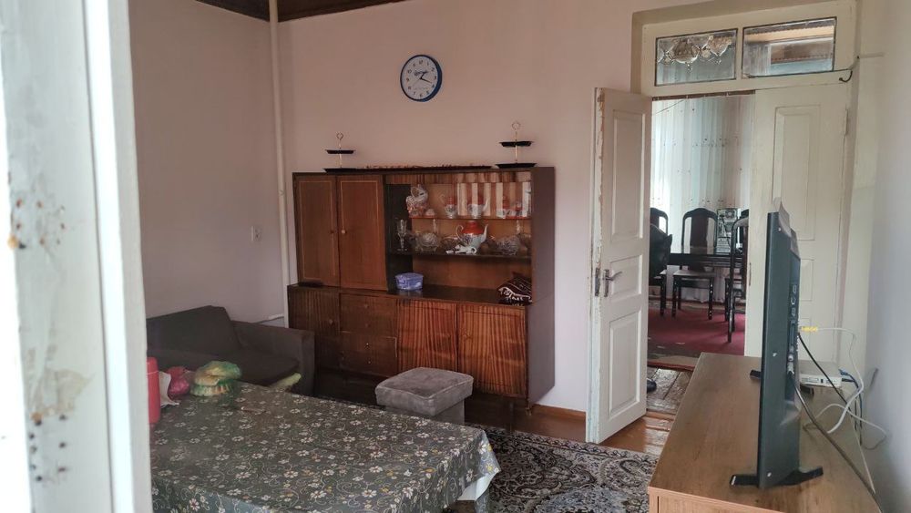 Hovli sotiladi 6 sotix