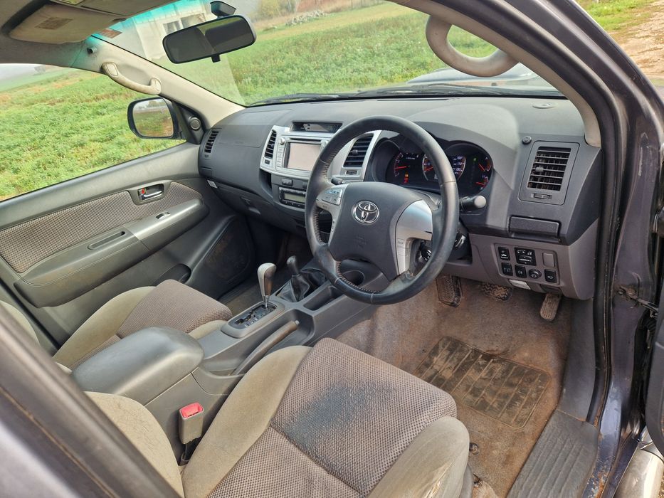 Dezmembrez Toyota Hilux 3.0 Invincible Automata 2012-2015