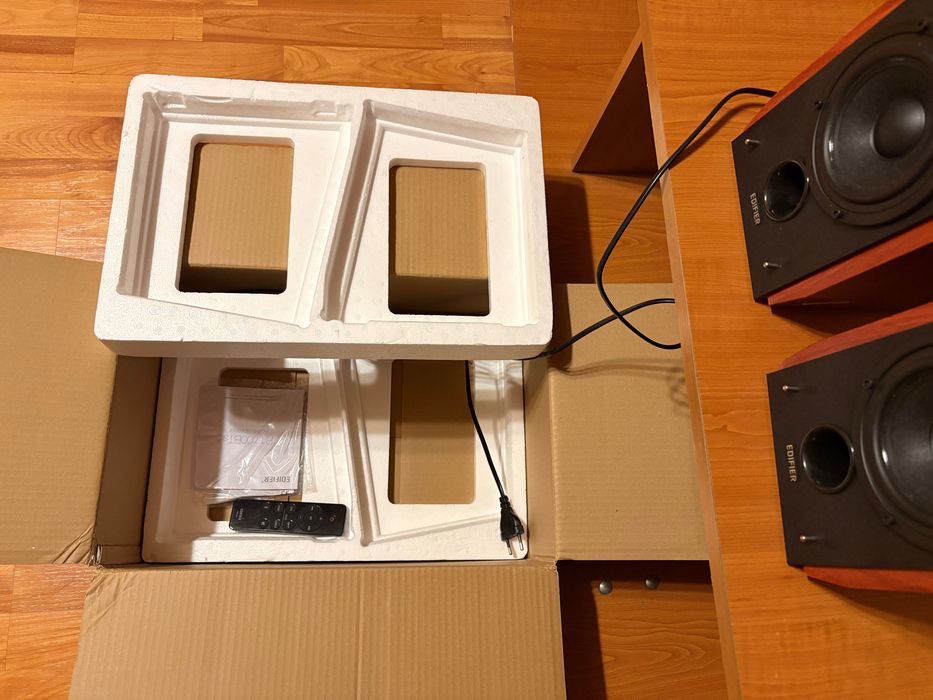 Boxe Edifier 1700BTs - CA NOI