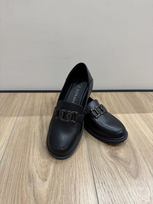 Продам туфли лоуферы