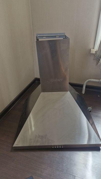 Продам вытяжку 60 см