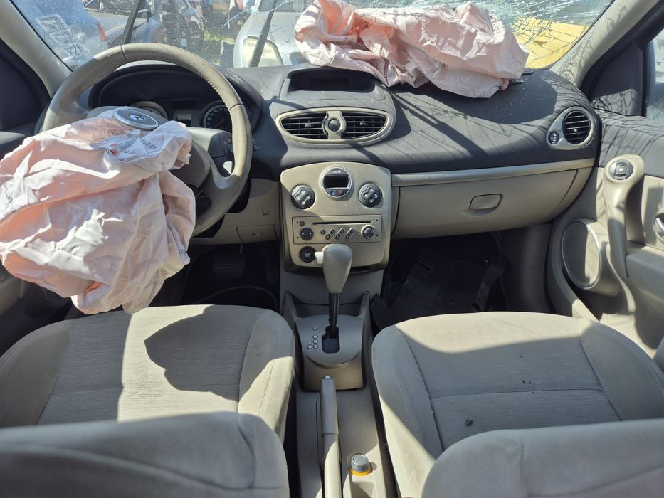 Рено Клио автомат, 1.6, 16V, бензин на части. Reno Klio.