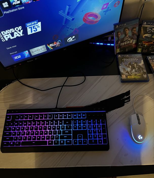PlayStation 5  + mouse si tastatura + 4 jocuri