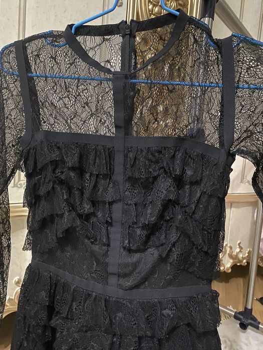 Платье кружевное короткое