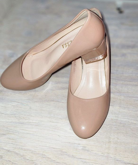 Ayollar tuflisi 110.000