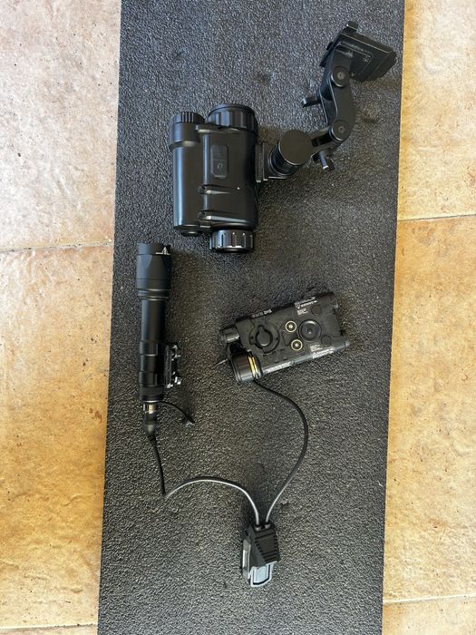 нощно виждане NVG30 2k видео записване + IR NGAL airsoft със peq с инфраред лазер