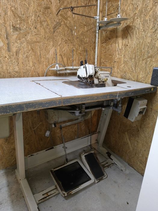 Mașină de surfilat industrială marca Brother