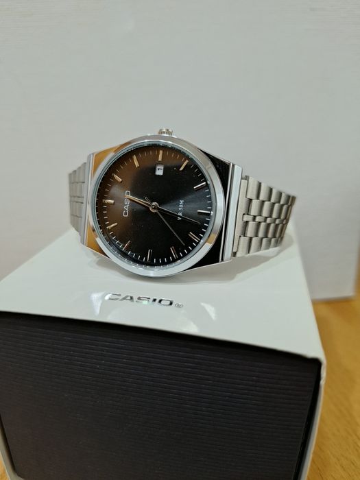 Дамски часовници + ПОДАРЪК втори LED часовник