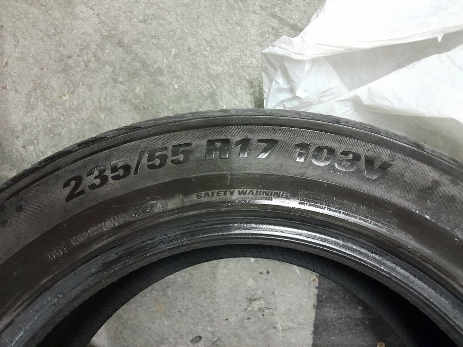 Зимни гуми 4броя 235/55/17 Kumho и летни 4бр. 175/70/14 Brigestone