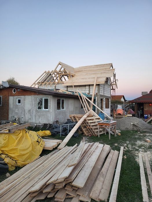 Meseriasi Acoperisuri si reparati de urgenta