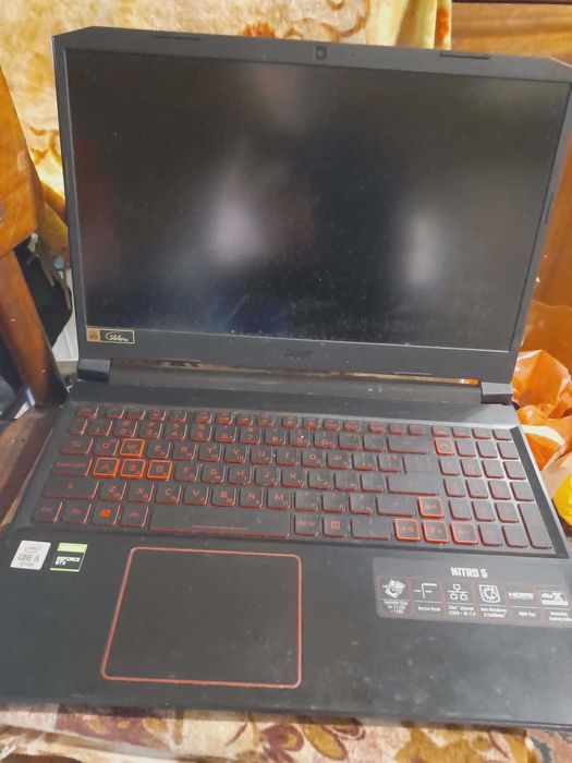 Продавам Acer AN515-55 За части.