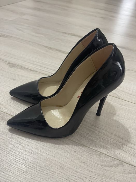 Pantofi stiletto negri