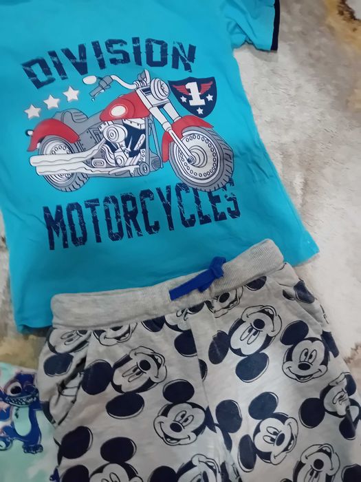 Лот дрехи за момче и маратонки