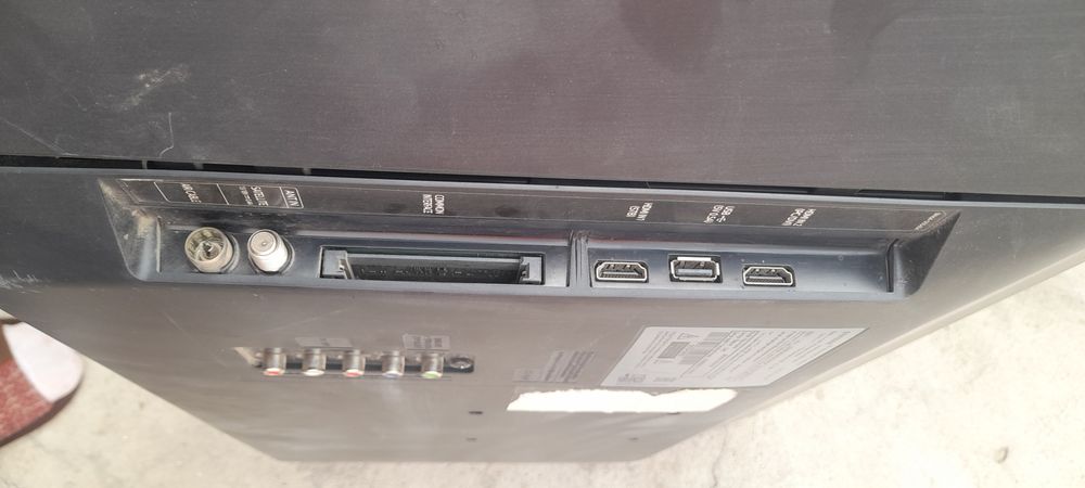 Продам телевизор Samsung UE32F4000AW
Экран разбит