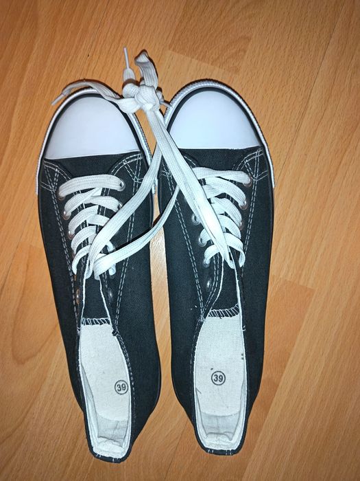 Tenesi simpli stil converse