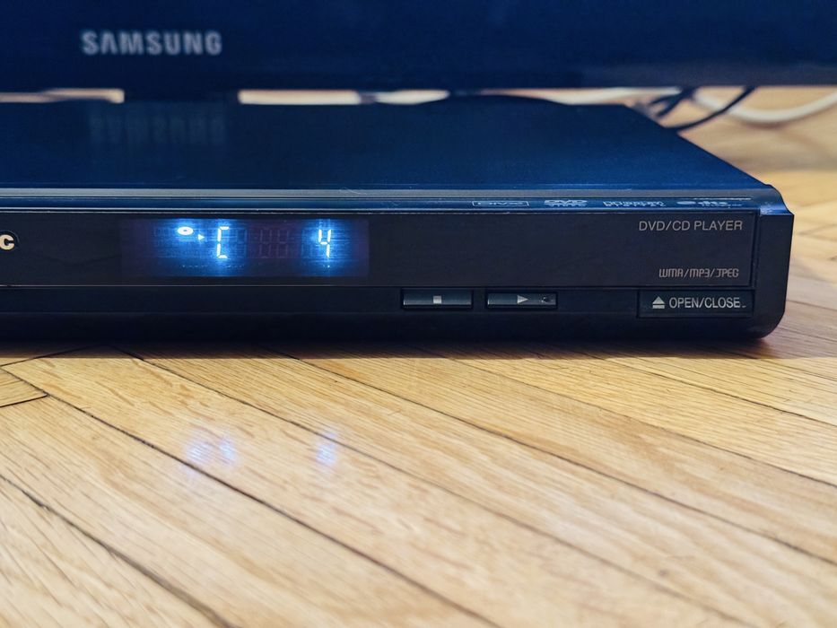 DVD player Panasonic DVD-S33E-K