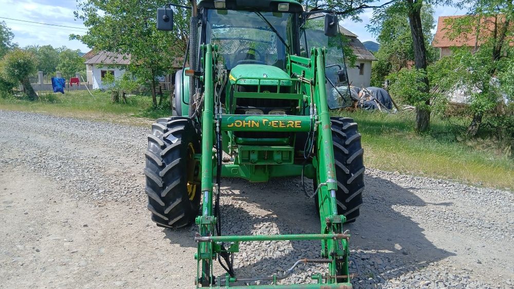 Tractor Jhon Deer 6220 cu incarcator anul  2006