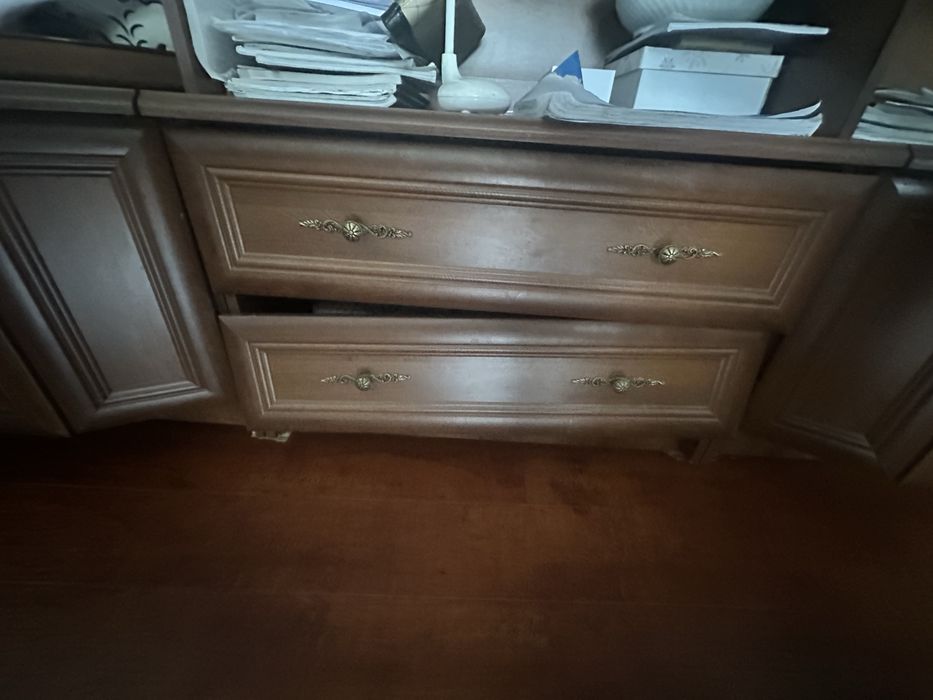 Шкаф для посуды.