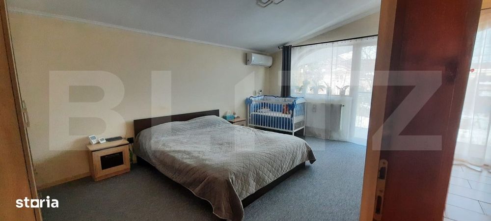 Casa de vanzare, 202 mp, zona Micro 17