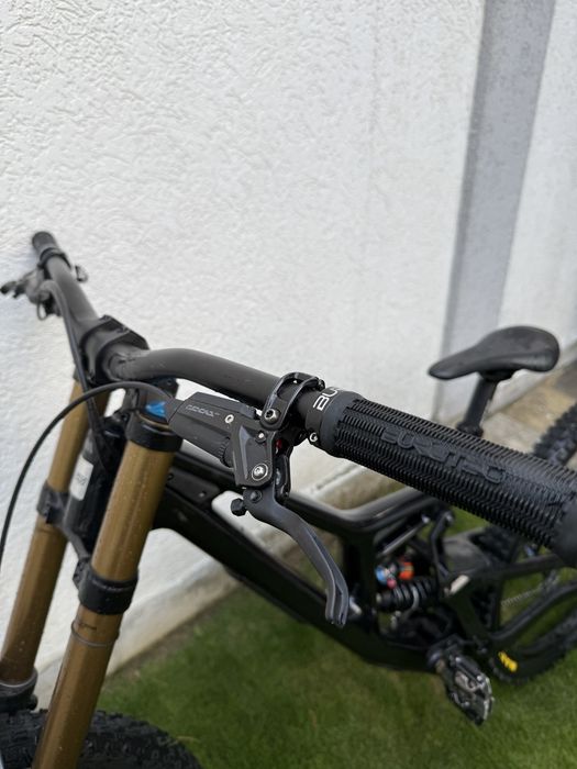 Santa Cruz V10.8 Carbon