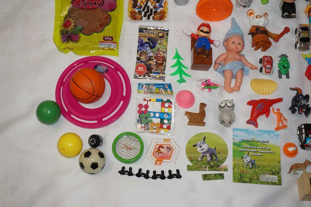 Голям Лот Фигурки от Mcdonald's/Kinder/Burger King и други 2.3кг