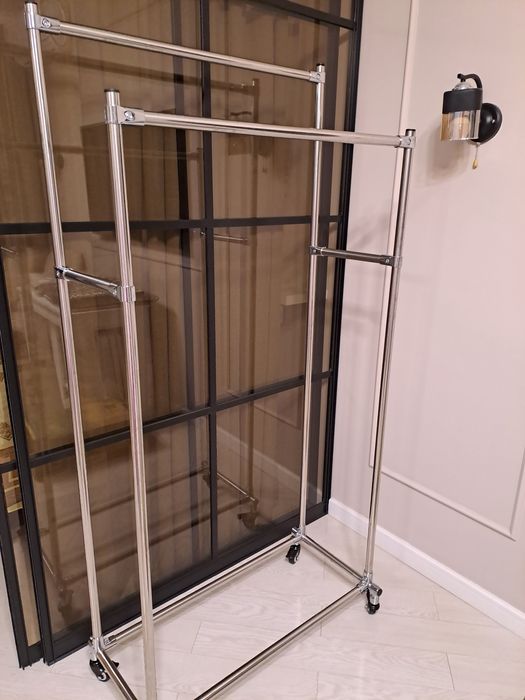 Продам  вешалку нержавеющая сталь