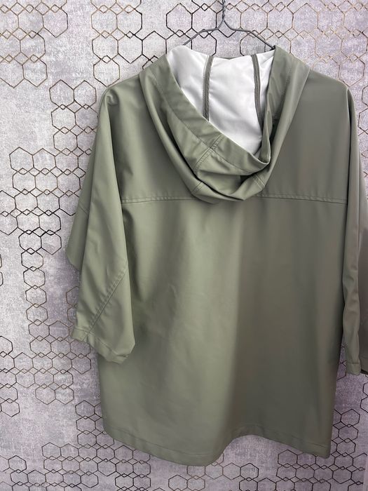 Детско яке-дъждобран с качулка