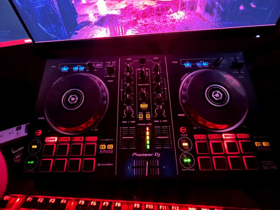 Pioneer DJ DDJ-RB DJ контролер / пулт – напълно функционален