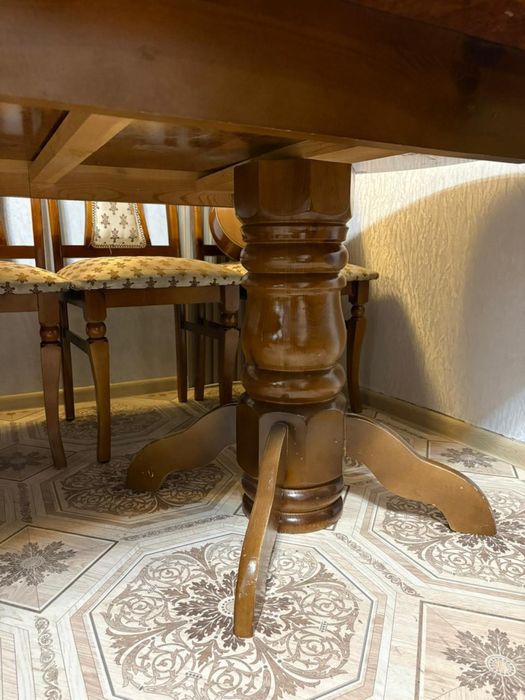 Стол для гостиный