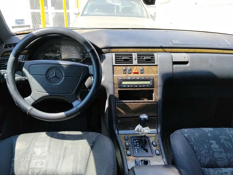 Mercedes E230 газ бензин