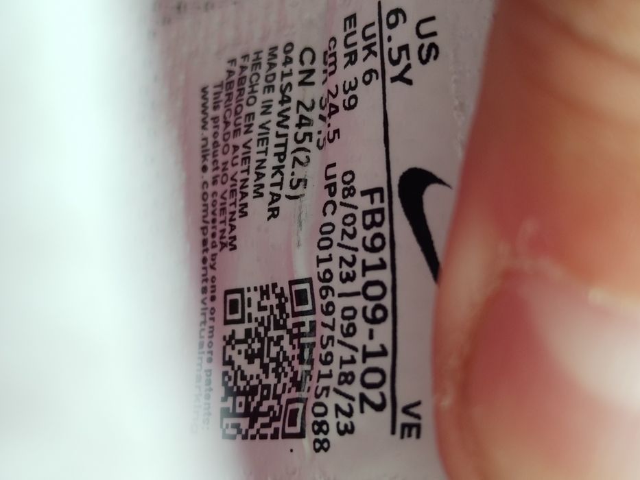 Adidasi Nike dunk low noi mărimea 39