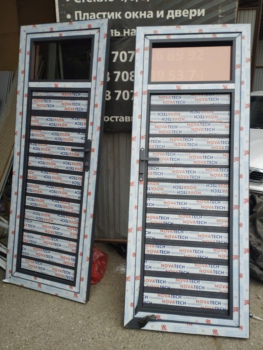 Двери пластиковые и окно