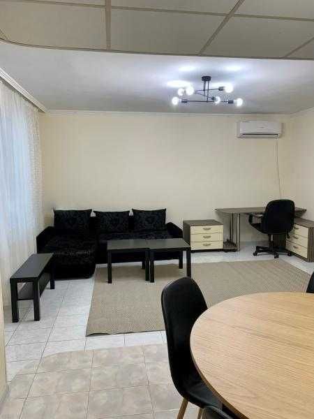 Дава се под наем Двустаен апартамент в Бургас, Лазур - 67 кв.м за 408 € - Снимка #1